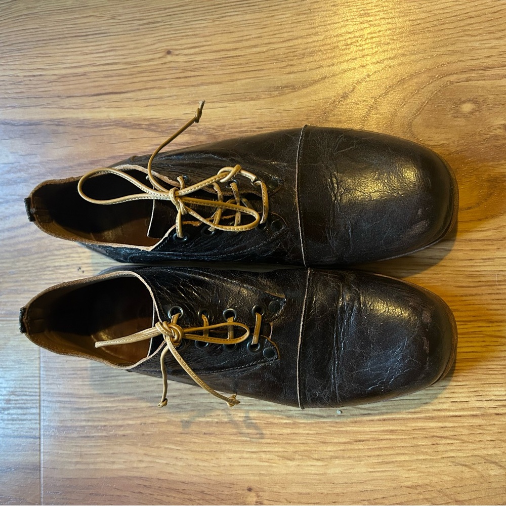 Brown Leather Flats with Classic Design